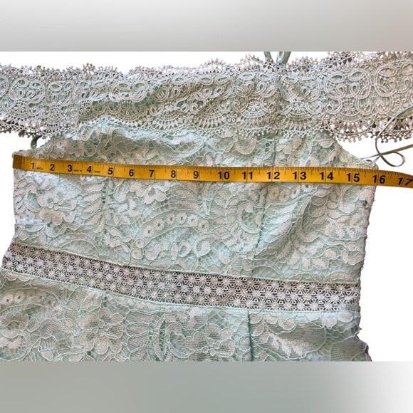 Francesca’s Mint Green Off Shoulder Lace Lined Shorts Romper Women’s Medium - Picture 5 of 9